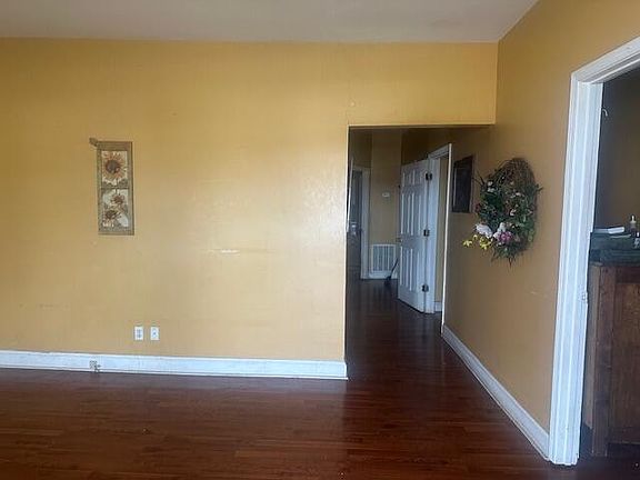5th image of 523 N Jackson St