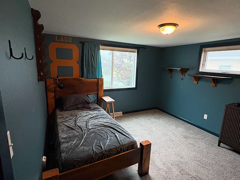 614 W Main St — Photo 35