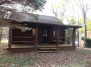 22 Bear Rock Rd, Lake Ariel, PA 18436