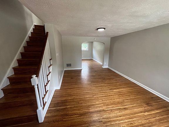 3rd image of 4 Madison Dr