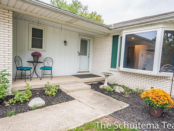 4th image of 6870 Sherwood Dr