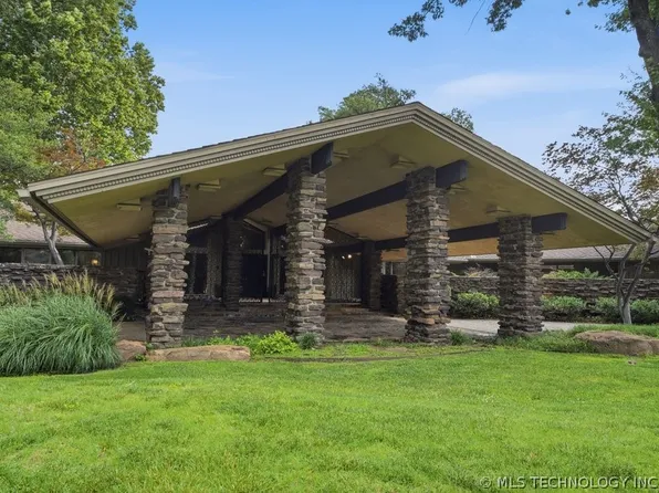 3701 S Atlanta Pl, Tulsa, OK 74105