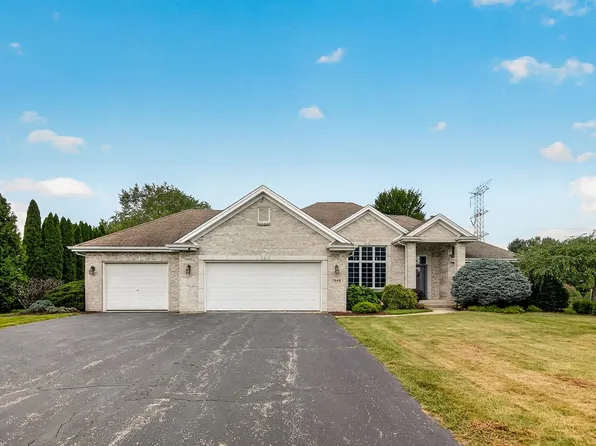 7848 Moore Hill Ct, Belvidere, IL 61008