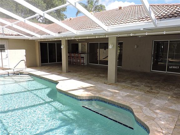3rd image of 205 Woodland Dr #6