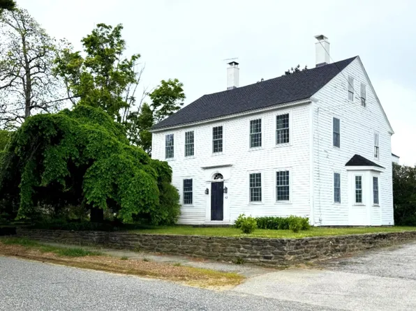 82 Petersham Rd, Hardwick, MA 01037