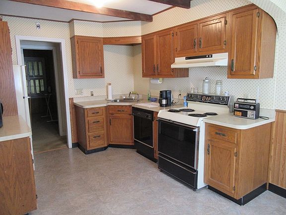5th image of 907 W 2nd St