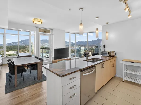 1211 Melville St #3104, Vancouver, BC V6E 0A7