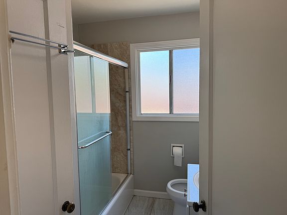 4th image of 2116 California St #B