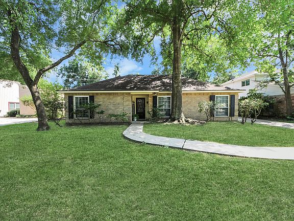 3rd image of 3122 Holly Green Dr