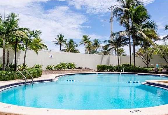5th image of 4001 S Ocean Dr APT 5A
