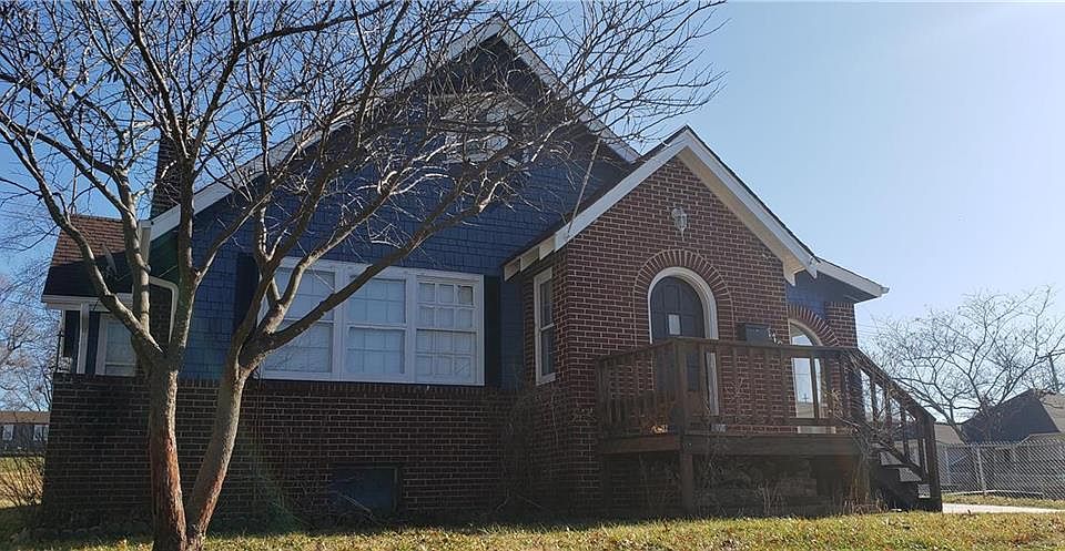 2nd image of 116 N Campbell St