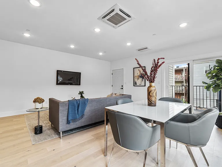 208 Spencer Ave #7 — Photo 17