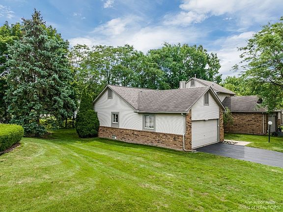 3rd image of 32767 Chapman Cir #6