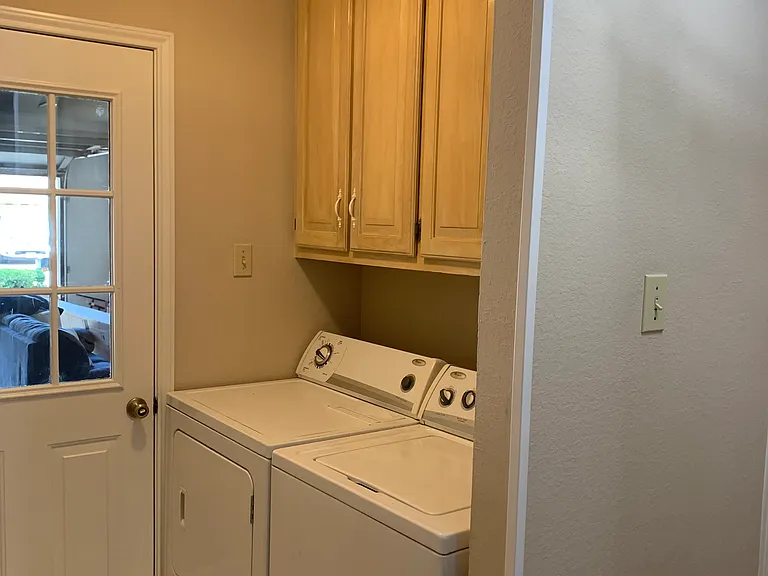 1526 Clover Ln — Photo 16