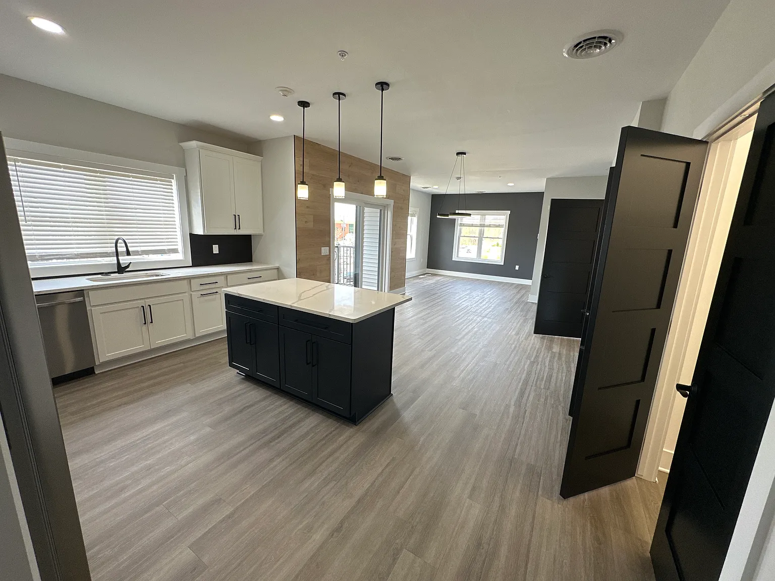 2 bed, 2.5 bath, 1380 sqft, $2,660 — Photo 3