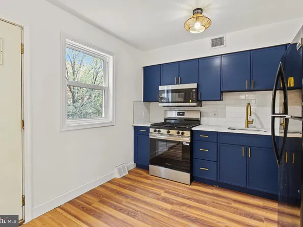 2106 N Camac St, Philadelphia, PA 19122
