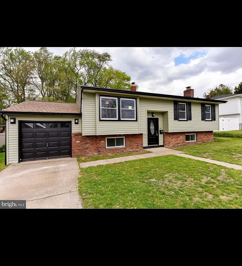 4 bed, 2076 sqft, $3,200 — Photo 1