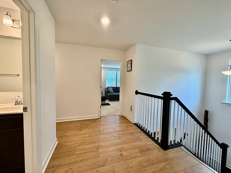 911 Cypress Point Ln — Photo 37