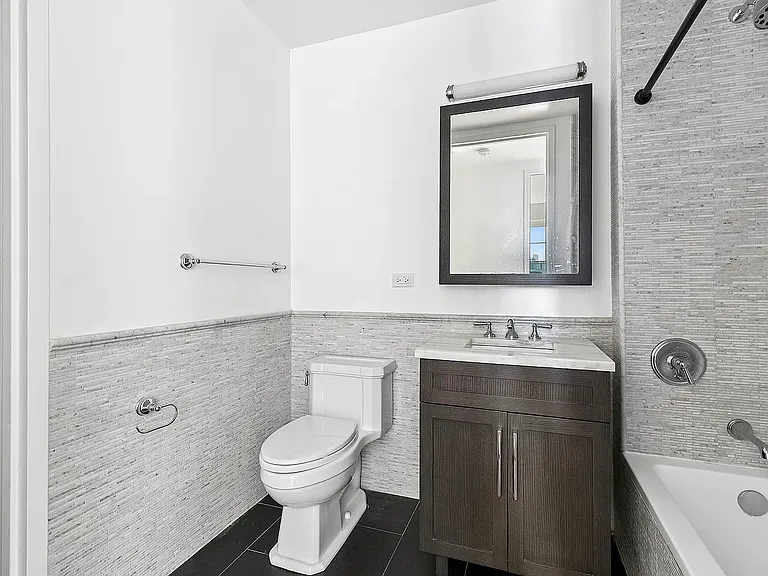 2721 44th Dr #1302 — Photo 9