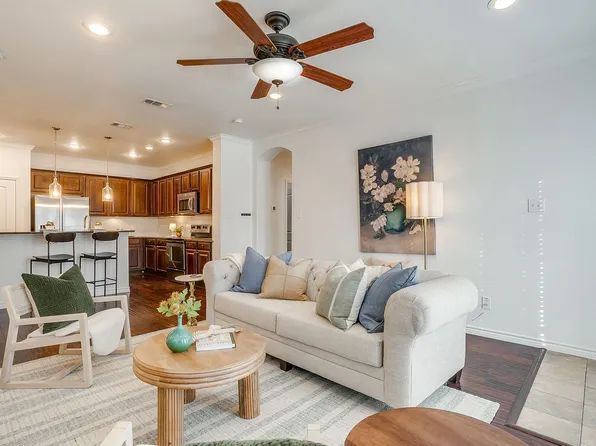 950 Henderson St APT 1100, Fort Worth, TX 76102