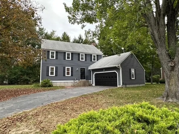 23 Kings Row Ln, Framingham, MA 01701