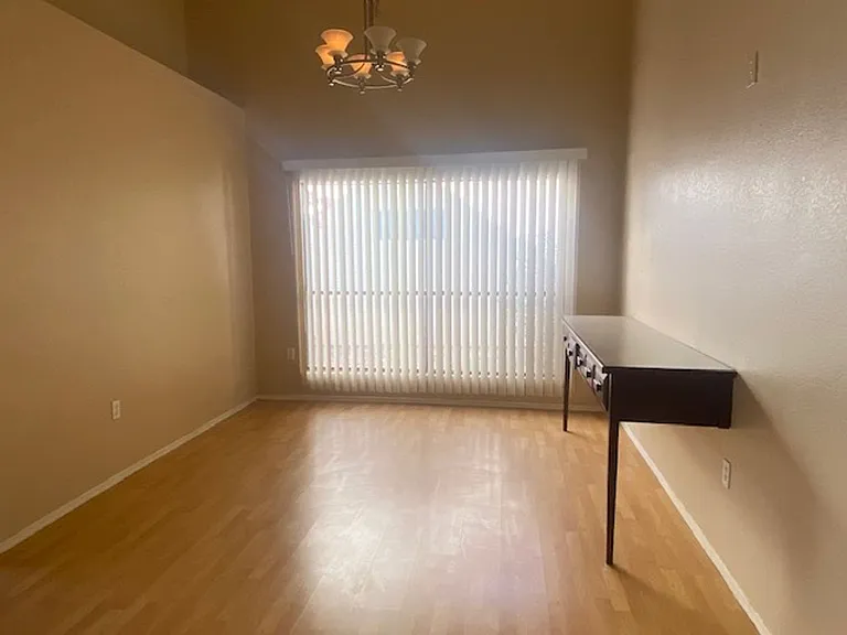 1249 E Laurel Ave — Photo 13