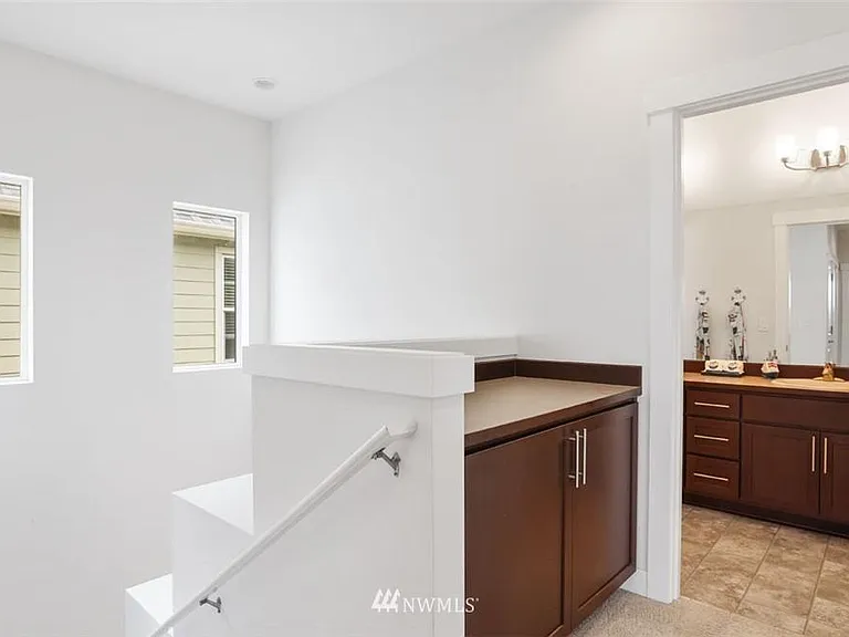 1660 NE Falls Dr — Photo 18