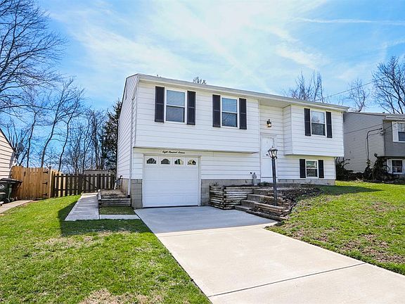 2nd image of 816 Laverty Ln