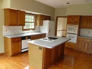 3rd image of 1226 Belcross Dr