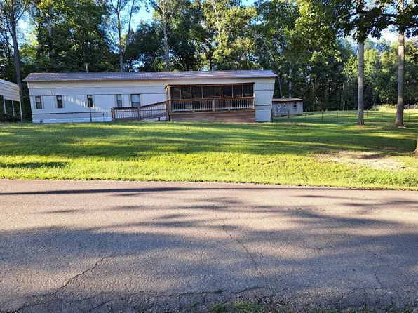 435 Bills Dr, Camden, TN 38320