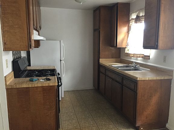 4th image of 2366 Bullard Ave #2