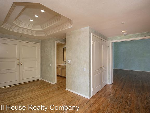4th image of 4235 Mary Ellen Ave Unit 301