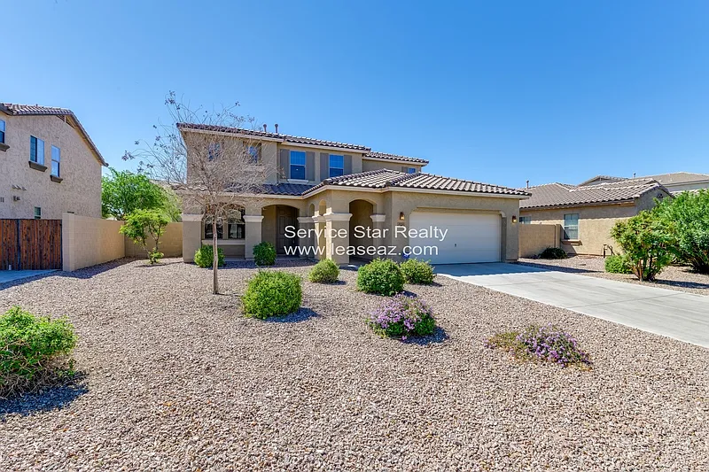 4 bed, 3.0 bath, 2432 sqft, $2,949 — Photo 2