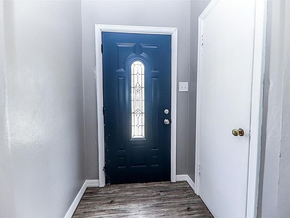 2nd image of 1712 Moro Ave