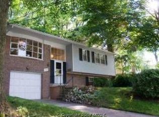 330 Lawyers Rd NW, Vienna, VA 22180