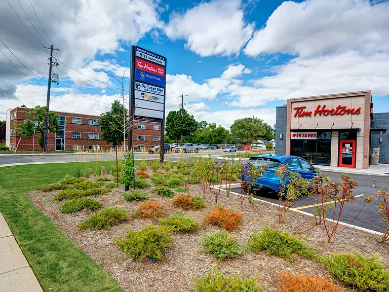 655 Mohawk Rd E — Photo 24