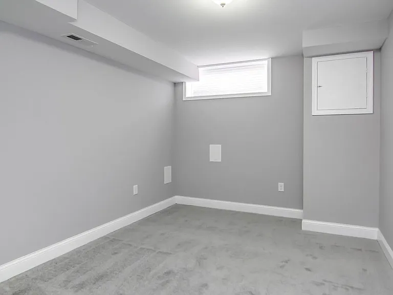 119 S Conkling St — Photo 15
