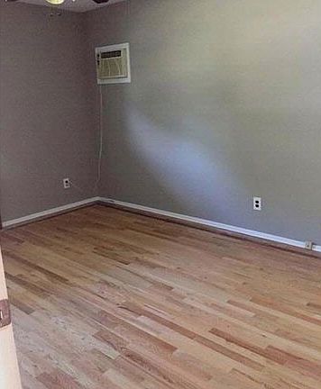 4th image of 16 Argyle Dr