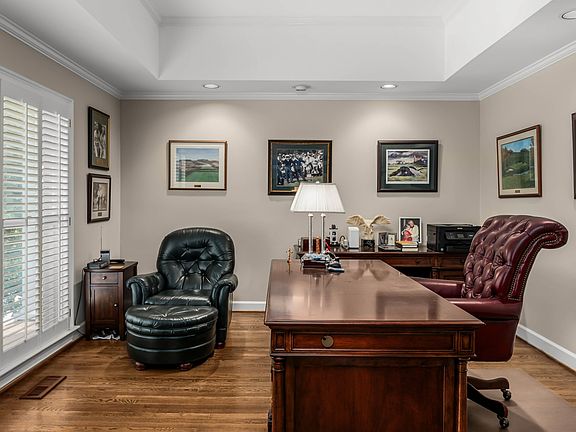 4th image of 701 Vail Ct