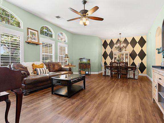3rd image of 10507 Chapel Hill Way