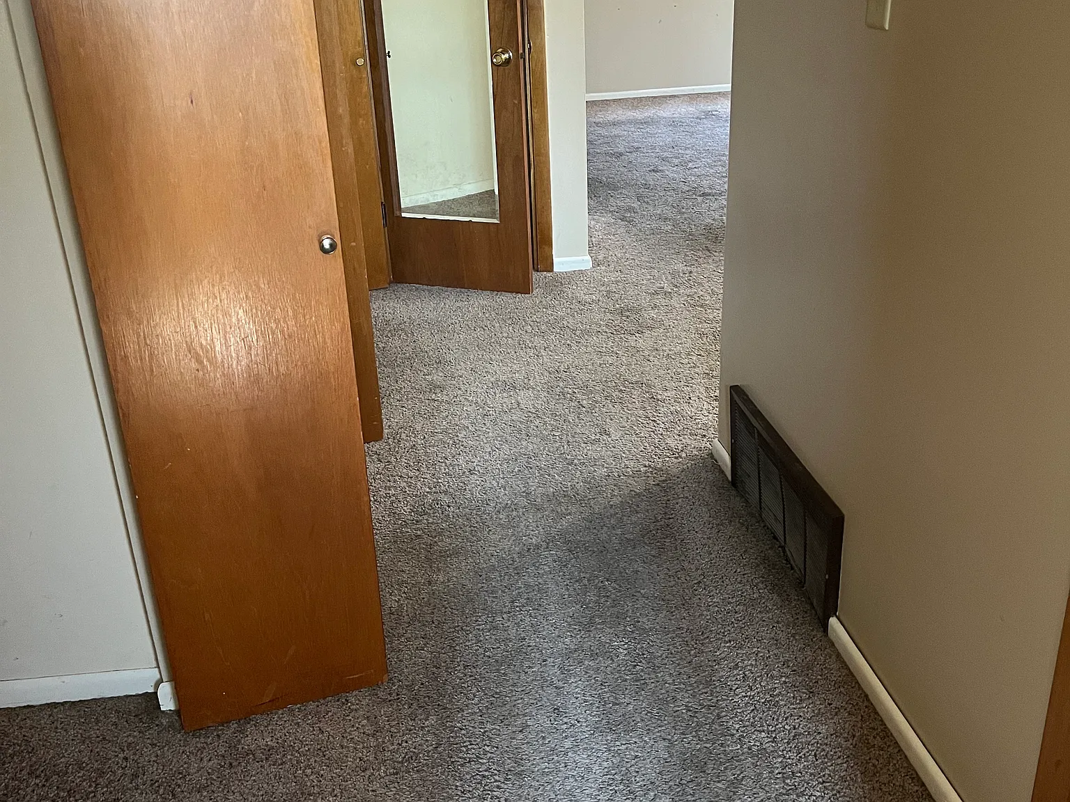 898 Byron Ave — Photo 4