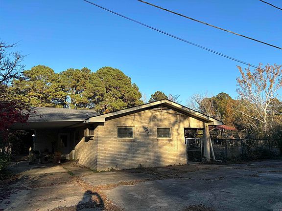 3rd image of 1669 El Paso Ave