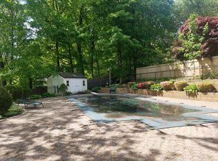 21 Brookside Ave, Airmont, NY 10901