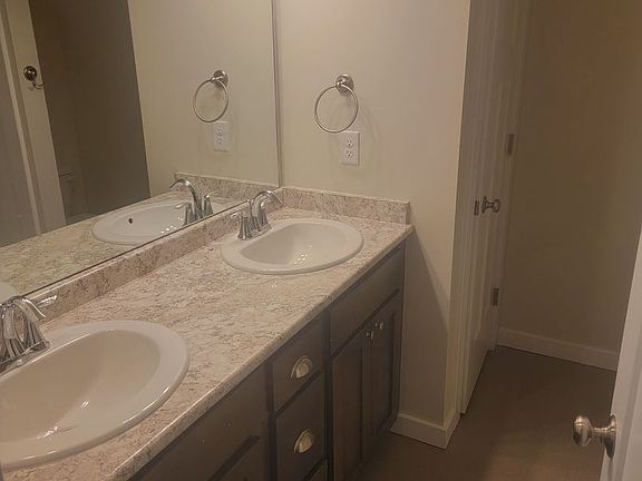 5th image of 611 13th St Unit C