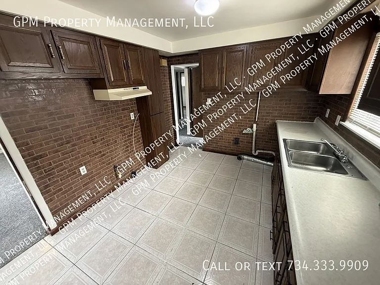 4757 Dudley St — Photo 10