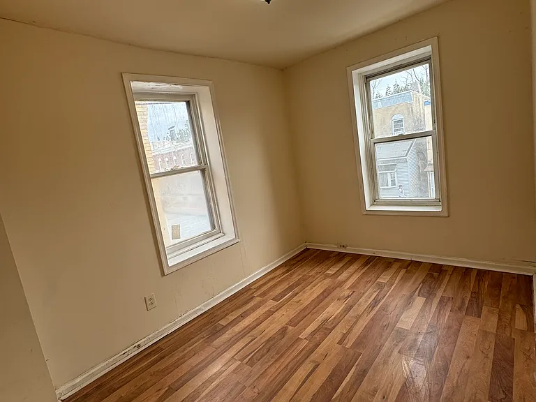 521 E Westmoreland St — Photo 8