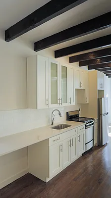 Rented by City Prime Commercial Realty  | media 17