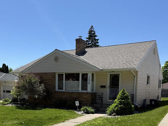 2nd image of 1024 Illinois STREET