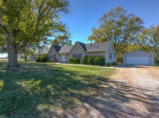 912 N County Road 590 E, Tuscola, IL 61953