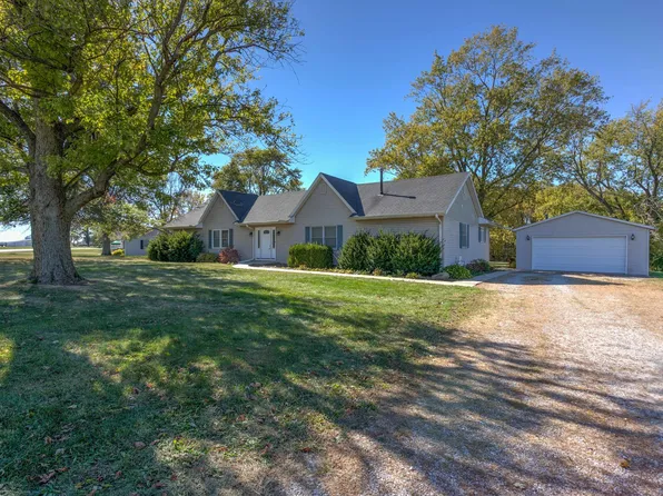 912 N County Road 590 E, Tuscola, IL 61953